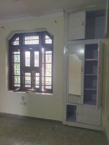 Room in 2 BHK Independent House at Sector 16 – for Rent