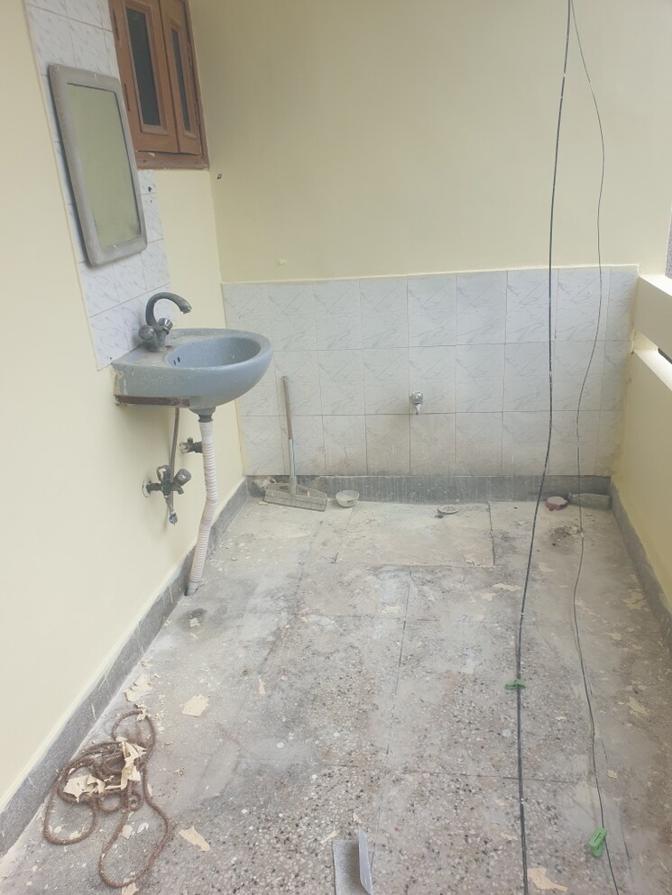 Bathroom, sector 16 2 Bedroom 1150 Sq.Ft. Independent House In Sector 16 Faridabad 8962496
