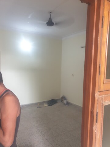 Room in 2 BHK Independent House at Sector 16 – for Rent