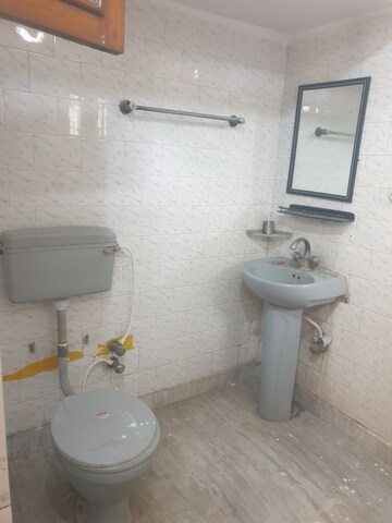 Bathroom in 2 BHK Independent House at Sector 16 – for Rent