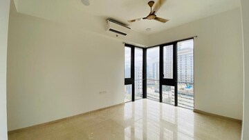 Room in 2 BHK Apartment at Lodha The Park, Worli – for Rent
