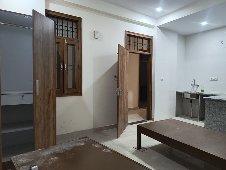 Room, sarita vihar 1 RK 375 Sq.Ft. Builder Floor In Sarita Vihar Delhi 8962501