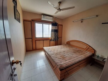 Bedroom in 2 BHK Apartment at Woodland Avenue, Kothrud – for Rent