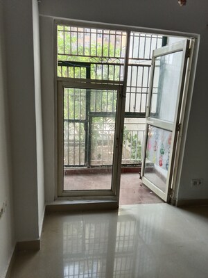 Room in 2 BHK Apartment at Sethi Max Royale, Sector 76 – for Sale
