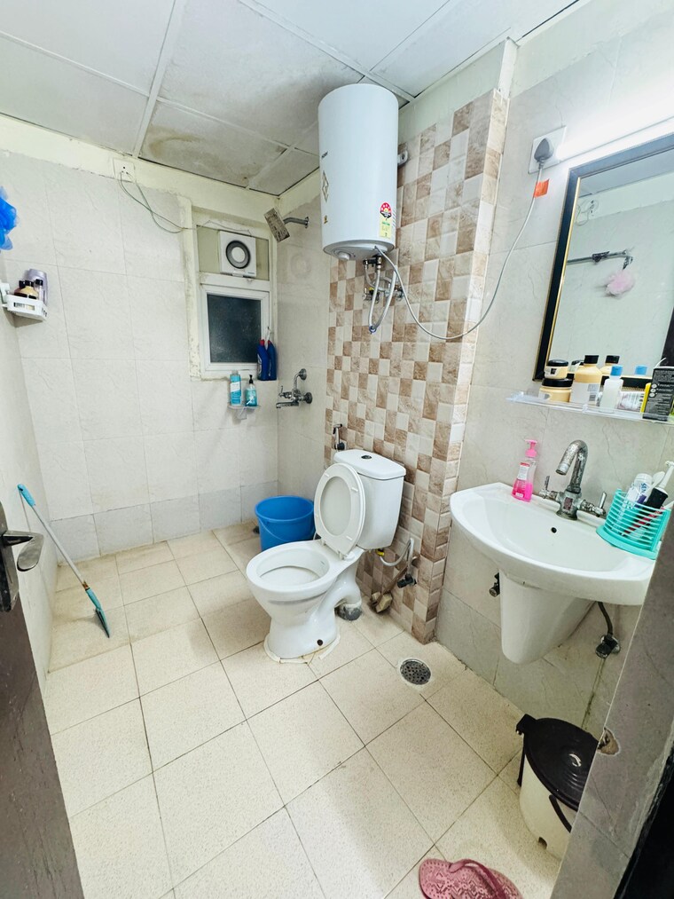 Team Area, sethi-max-royale 2 Bedroom 850 Sq.Ft. Apartment In Sector 76 Noida 8962577