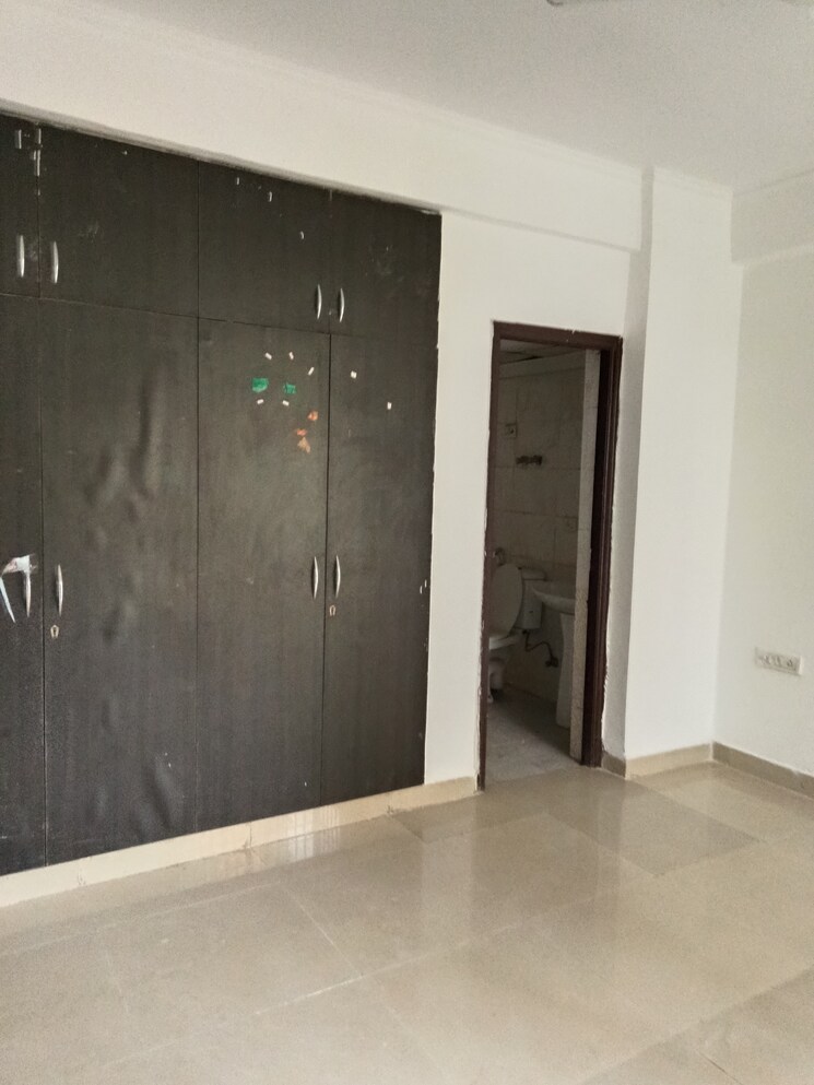 Room, sethi-max-royale 2 Bedroom 850 Sq.Ft. Apartment In Sector 76 Noida 8962577