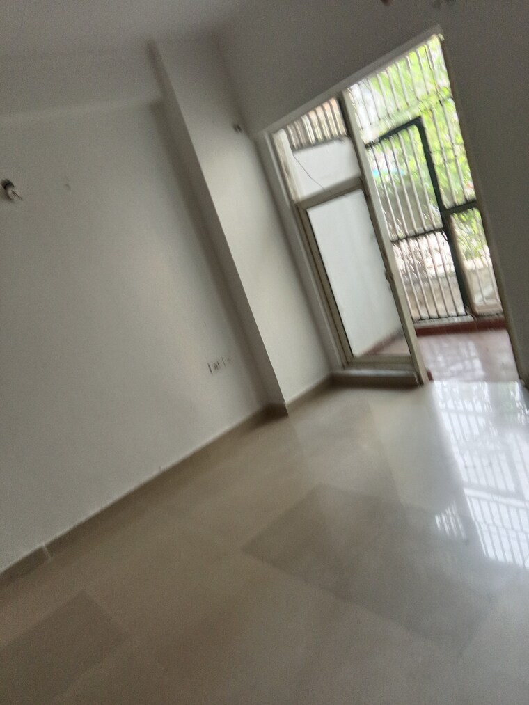 Room, sethi-max-royale 2 Bedroom 850 Sq.Ft. Apartment In Sector 76 Noida 8962577