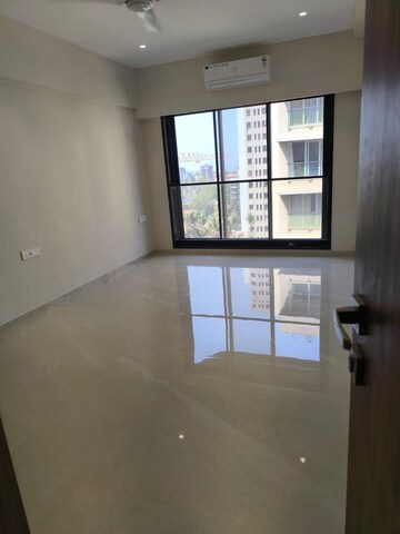 Room in 3 BHK Apartment at Mayfair Gnyanadeep, Santacruz West – for Rent
