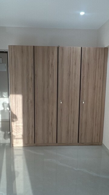 Furnished Amenities in 3 BHK Apartment at Mayfair Gnyanadeep, Santacruz West – for Rent