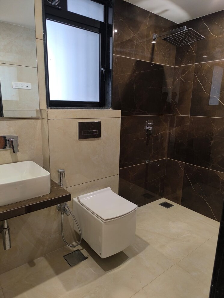Bathroom, mayfair-gnyanadeep 3 Bedroom 1250 Sq.Ft. Apartment In Santacruz West Mumbai 8962582