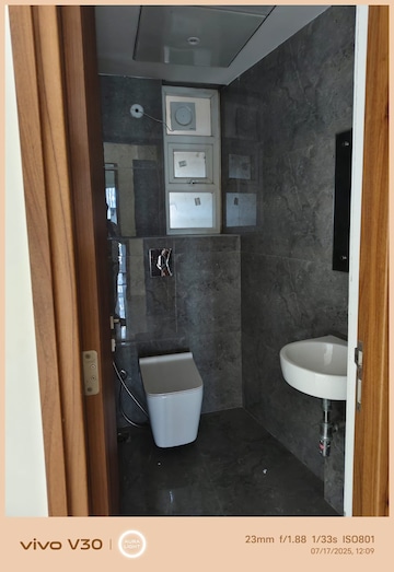 Bathroom in 3.5 BHK Apartment at Gomti Nagar – for Rent