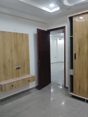 Room in 6 BHK Independent House at Sector 41 – for Sale