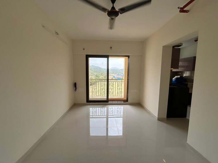 Room, km-horizon-exotica 3 Bedroom 1300 Sq.Ft. Apartment In Haware City Thane 8962584