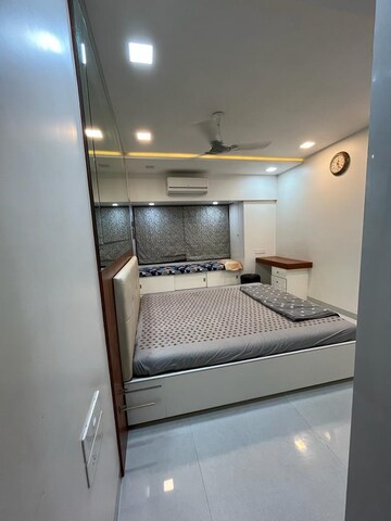 Furnished Amenities in 3 BHK Apartment at Vile Parle East – for Sale
