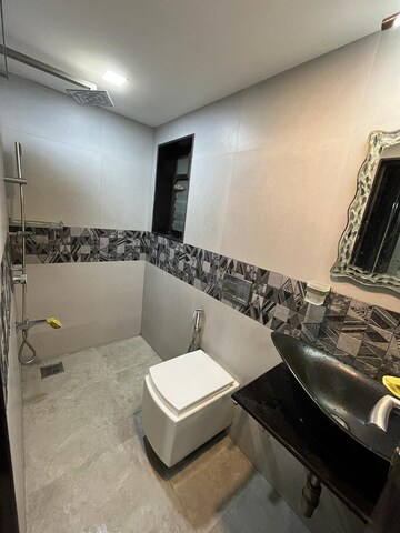 Team Area in 3 BHK Apartment at Vile Parle East – for Sale