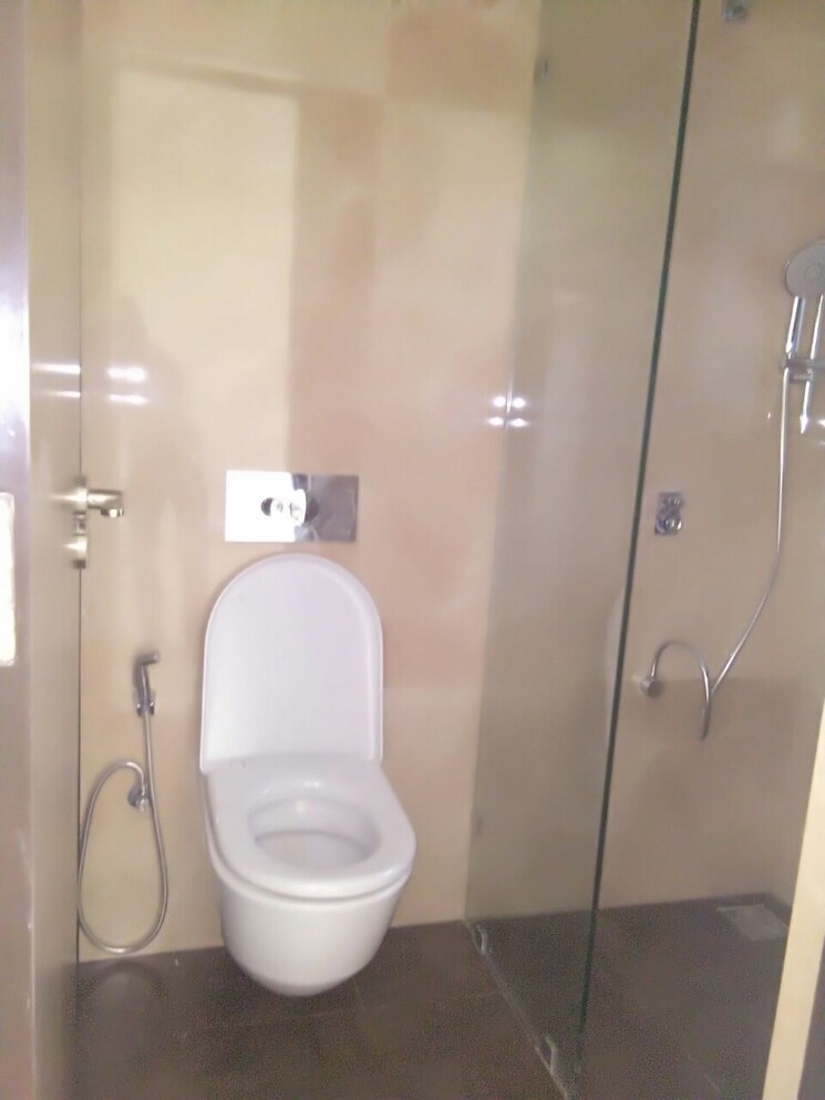 Bathroom, man-shanti-sadan 3 Bedroom 1100 Sq.Ft. Apartment In Bandra West Mumbai 8962617