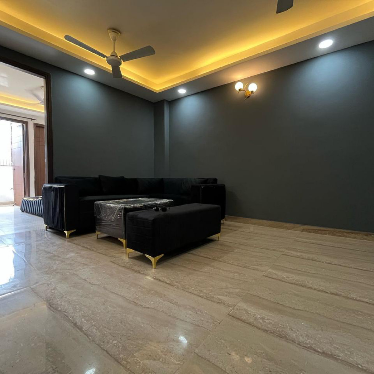 2 BHK Builder Floor For Rent in Saket