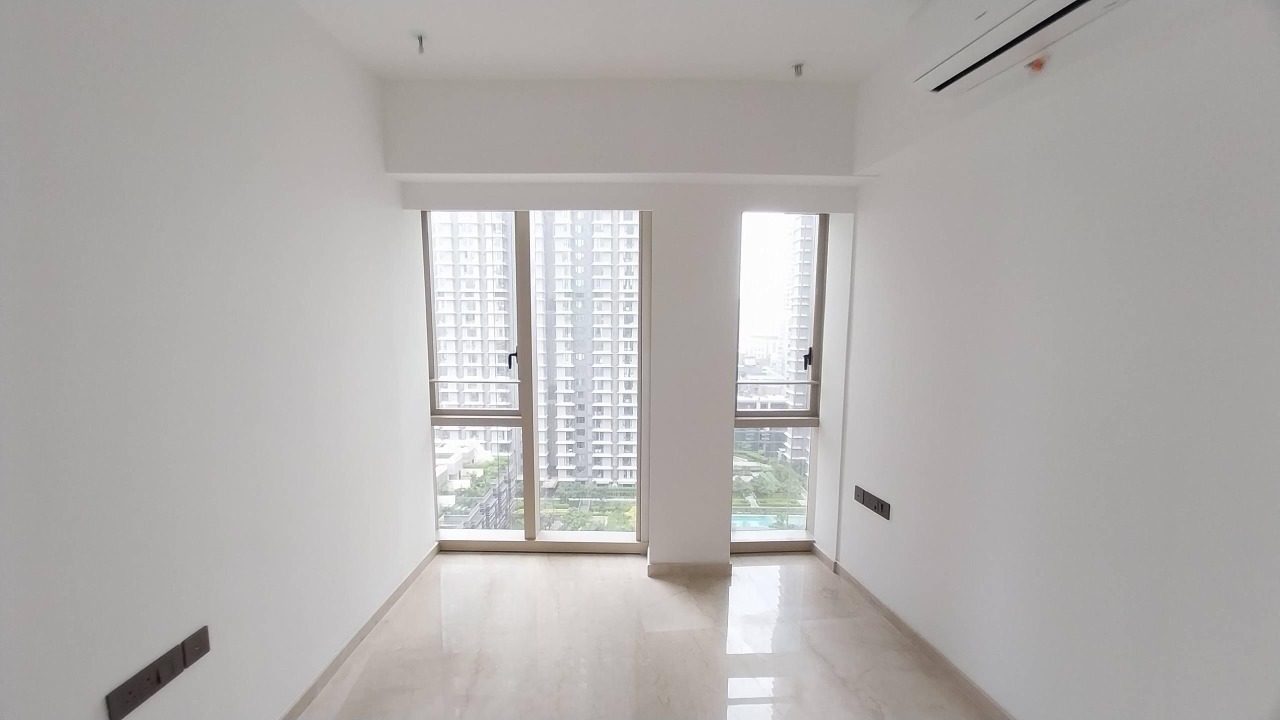 2 BHK + Servant Room Apartment For Rent in Lodha The Park Side