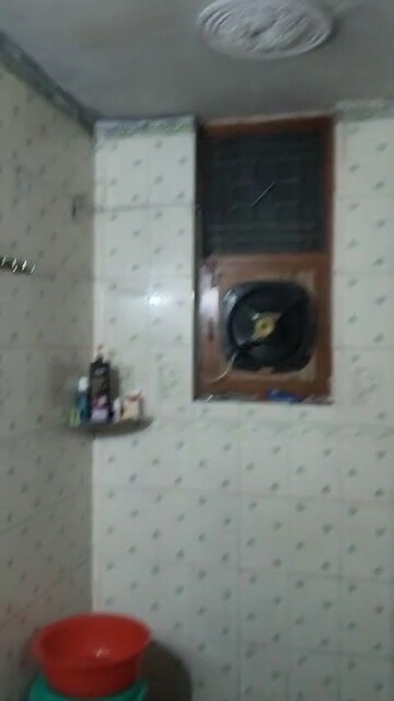 Furnished Amenities in 3 BHK Builder Floor at Shivalik Colony – for Rent