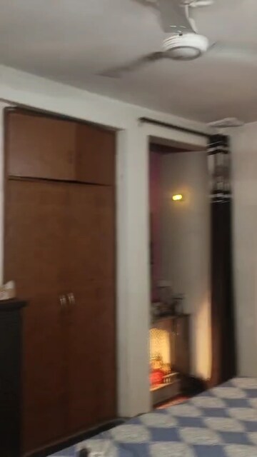 Furnished Amenities in 3 BHK Builder Floor at Shivalik Colony – for Rent