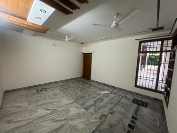 Room in 3 BHK Independent House at Sector 2 – for Rent