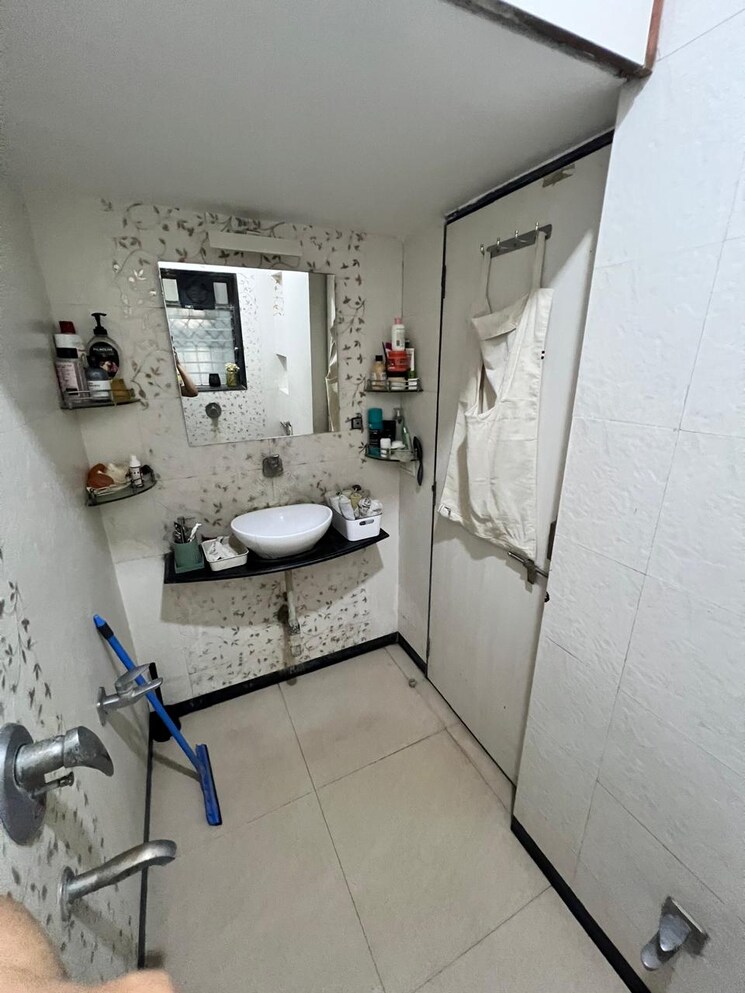 Bathroom, deonar 3 Bedroom 1495 Sq.Ft. Apartment In Deonar Mumbai 8962728