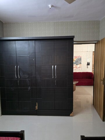 Room in 3 BHK Apartment at Kanchan - Mrig Apartment, Andheri East – for Rent