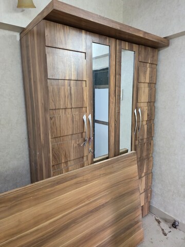Room in 3 BHK Apartment at Kanchan - Mrig Apartment, Andheri East – for Rent