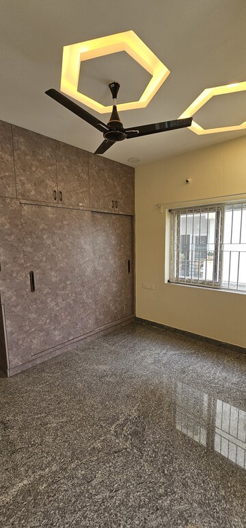 Room in 3 BHK Builder Floor at Kakatiya Hills, Jubilee Hills – for Rent