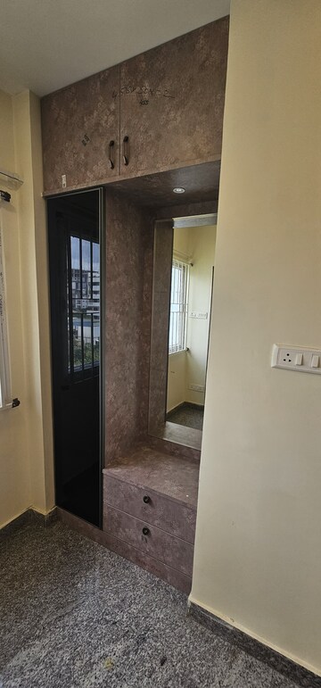 Room in 3 BHK Builder Floor at Kakatiya Hills, Jubilee Hills – for Rent