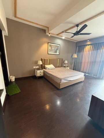 Room in 4 BHK Apartment at Sector 66-A – for Rent