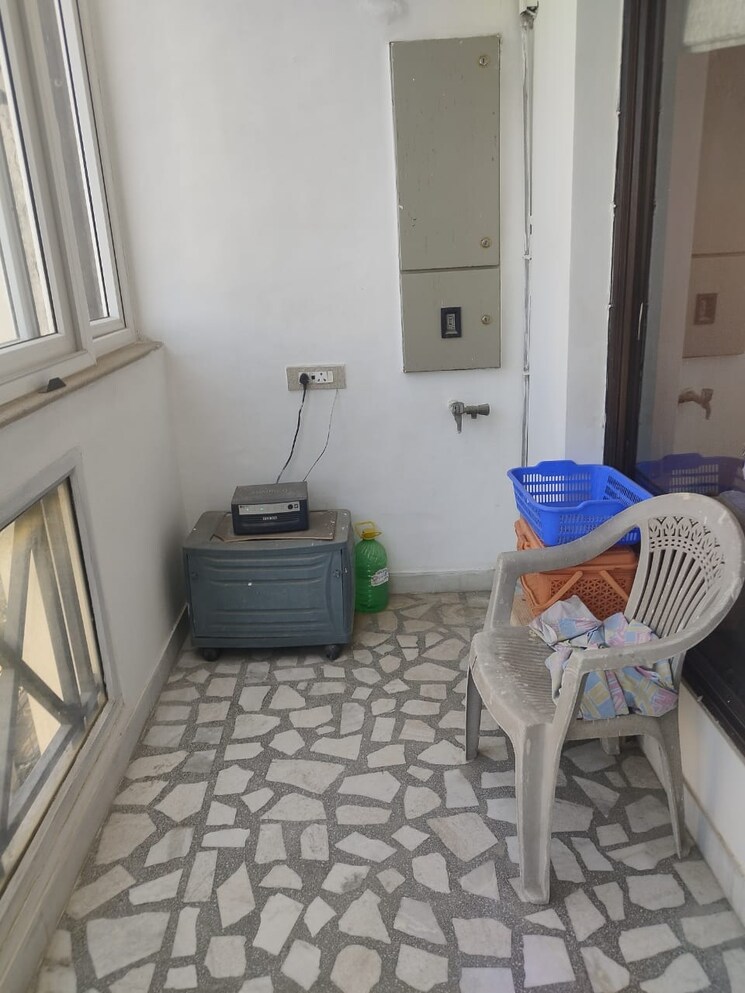 Bathroom, freedom fighters enclave 5 Bedroom 3600 Sq.Ft. Builder Floor In Freedom Fighters Enclave Delhi 8962813