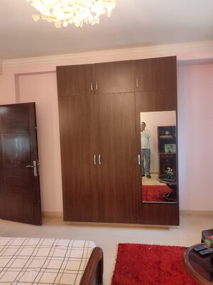 Furnished Amenities in 5 BHK Builder Floor at Freedom Fighters Enclave – for Sale