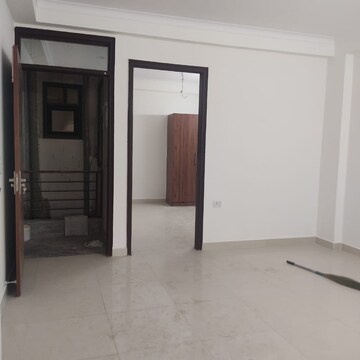 Room in 2 BHK Apartment at Chattarpur – for Rent