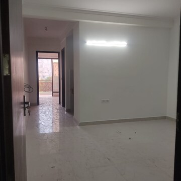 Room in 2 BHK Apartment at Chattarpur – for Rent