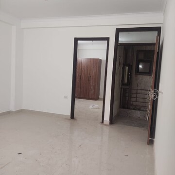 Room in 2 BHK Apartment at Chattarpur – for Rent