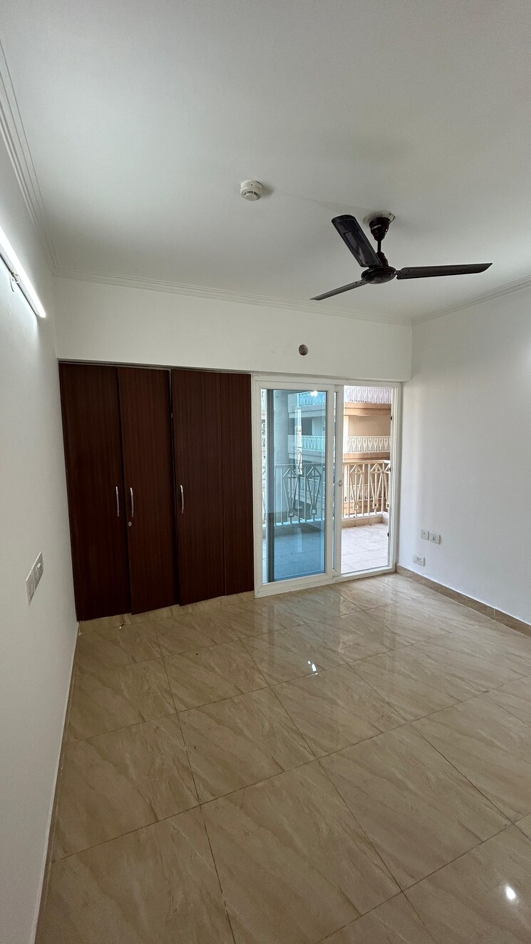 Room, gaur-city-2-16th-avenue 3 Bedroom 1500 Sq.Ft. Apartment In Sector 16c Greater Noida Greater Noida 8962795