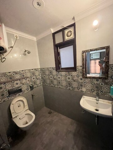 Team Area in 3 BHK Builder Floor at Ansal Sushant Apartments, Sushant Lok I – for Rent