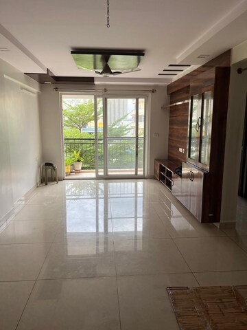 Room in 2 BHK Apartment at RR Signature, Thanisandra Main Road – for Rent