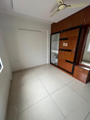Room in 2 BHK Apartment at RR Signature, Thanisandra Main Road – for Rent