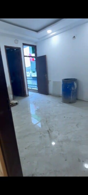Room in 3 BHK Builder Floor at Sector 44 – for Sale