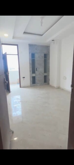 Room in 3 BHK Builder Floor at Sector 44 – for Sale