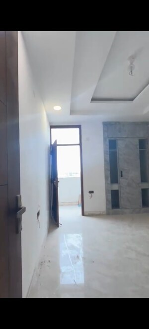 Building Lobby in 3 BHK Builder Floor at Sector 44 – for Sale