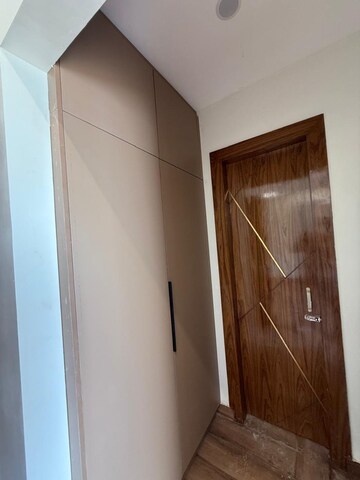 Furnished Amenities in 5 BHK Villa at Sector 1 Wave City – for Sale