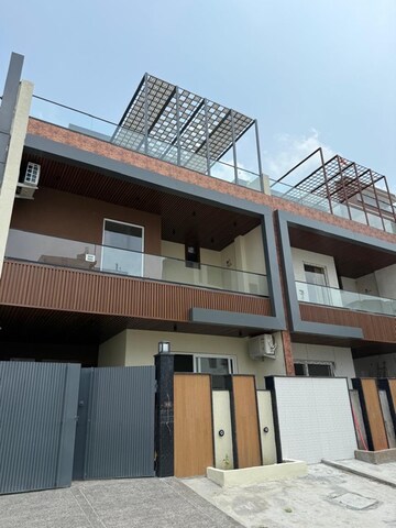 5 BHK Villa – Exterior View View at Sector 1 Wave City - for Sale