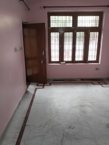 Room in 2 BHK Builder Floor at Vipul Khand – for Rent