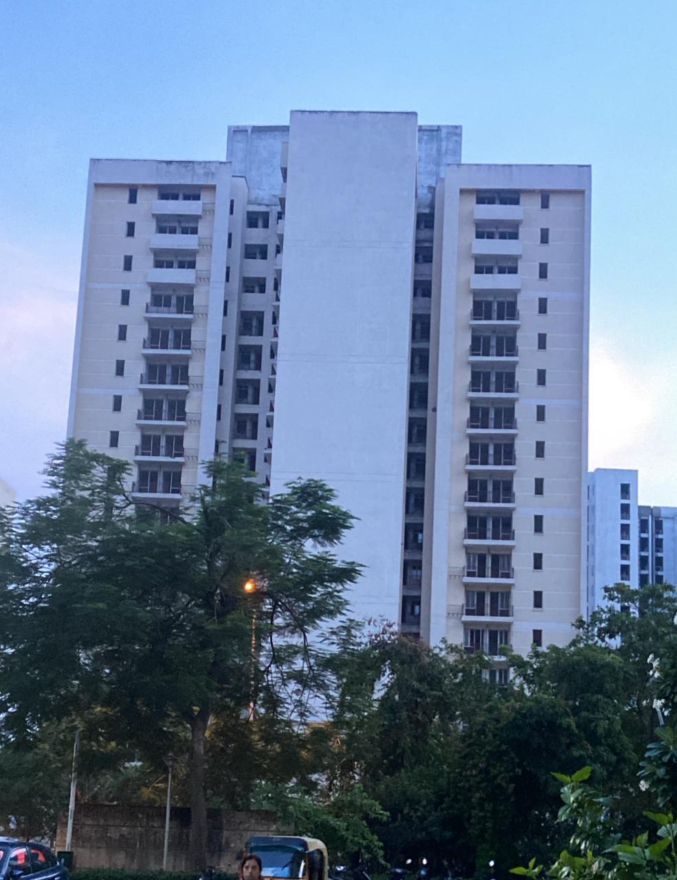 3 BHK + Servant Room Apartment For Sale in Jaypee Greens Kosmos