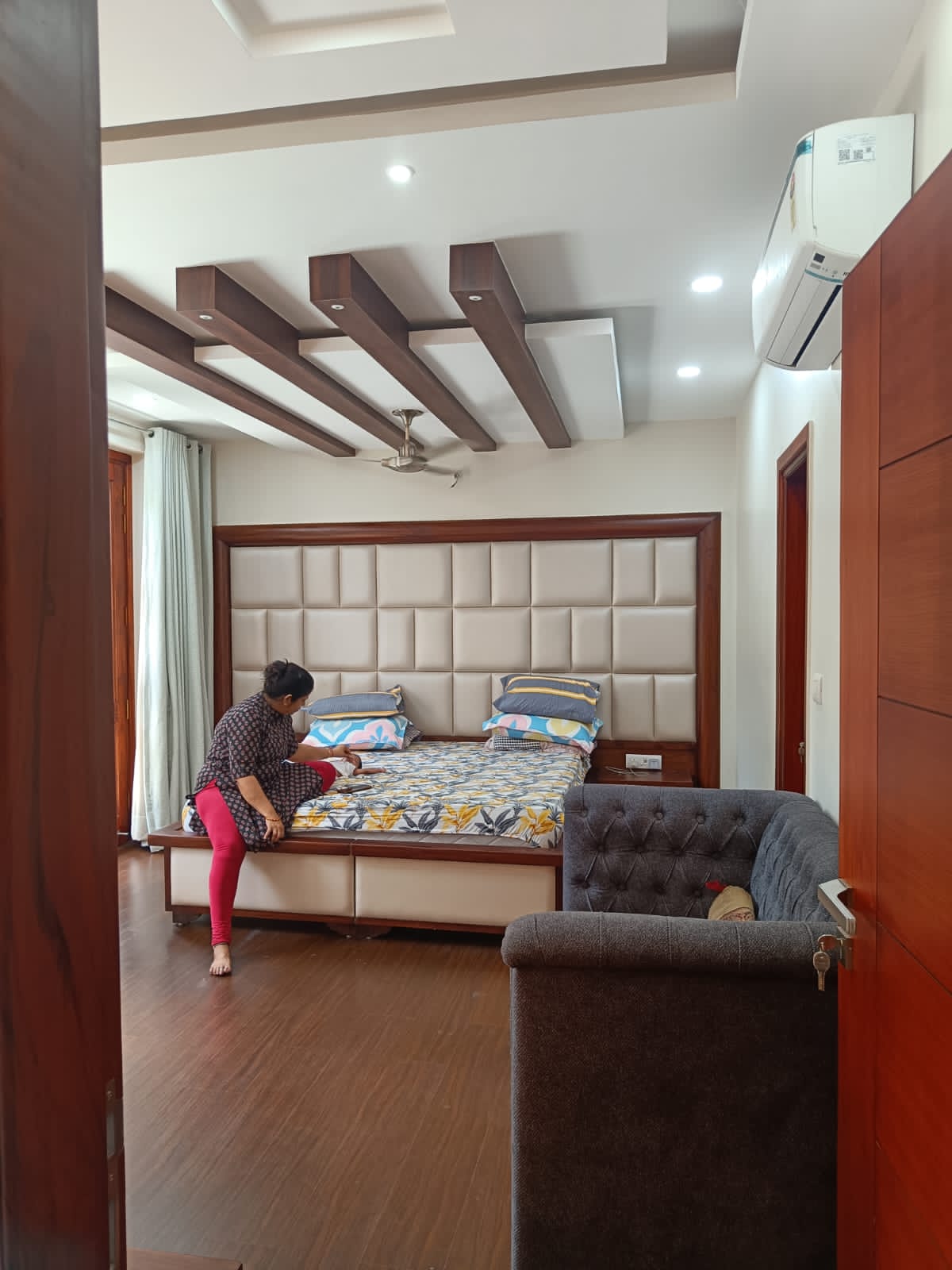 6 BHK + Study Room Independent House For Sale in Sector 52