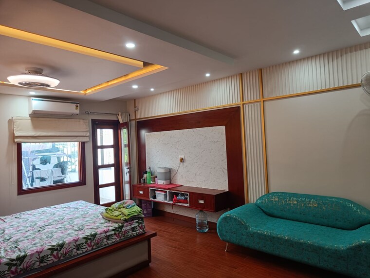 Bedroom, sector 52 6 Bedroom 200 Sq.Mt. Independent House In Sector 52 Noida 8962851