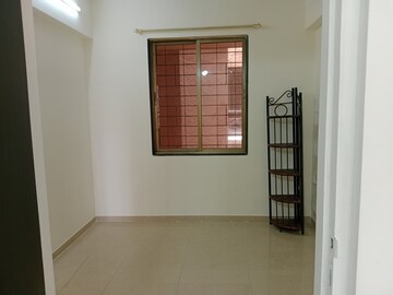Room in 2.5 BHK Apartment at Neelkanth Palms, Kapur Bawdi – for Rent